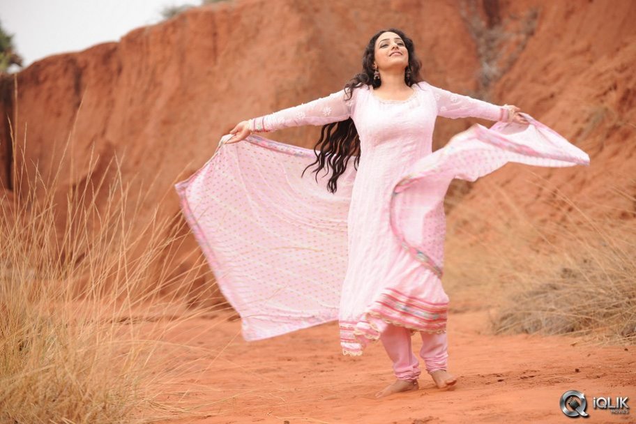 Malli Malli Idi Rani Roju